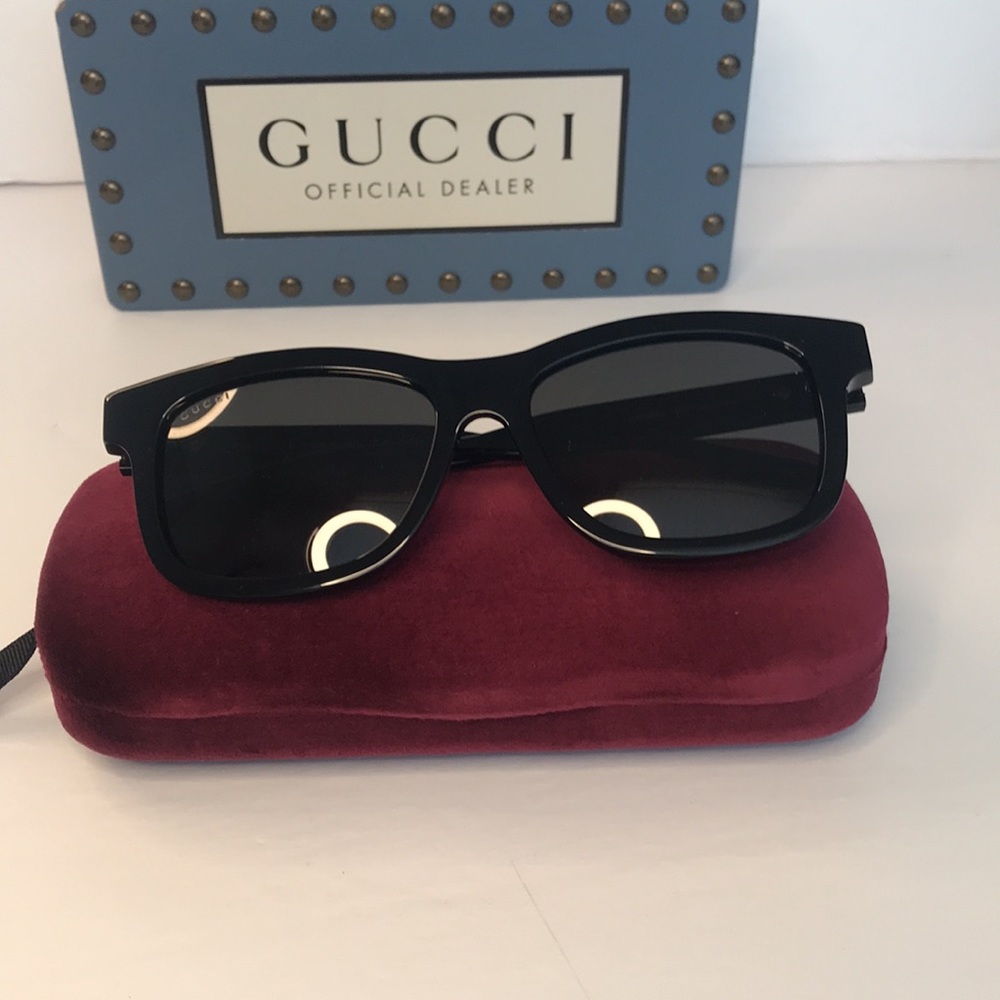 GUCCI Grey Square Men's Sunglasses
GG0824S 005 55 - Picture 15 of 16